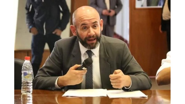 Fiscalía acusa y solicita juicio para ex intendente de San Pedro del Ycuamandyyú por lesión de confianza