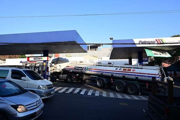 Emblemas privados que también se suman a la reducción del precio del gasoíl - Economía - ABC Color