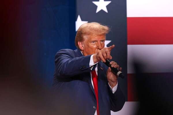 Trump sugiere que Israel debería atacar las instalaciones nucleares de Irán - Mundo - ABC Color