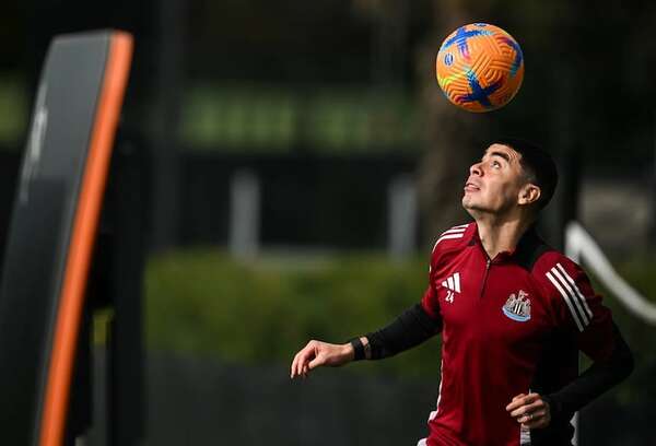 Almirón enfrenta hoy al Everton, el club que lo quiere fichar - Fútbol Internacional - ABC Color