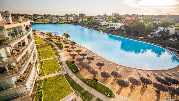 Raíces Real Estate celebra dos décadas transformando el sector inmobiliario en Paraguay