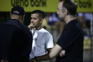 Versus / ¿Qué pasa con Derlis González? Palermo explicó porqué volvió a jugar mal