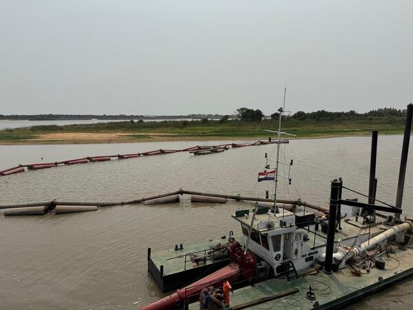 Essap intensifica trabajos de profundización y dragado ante crítica bajante del río Paraguay - .::Agencia IP::.