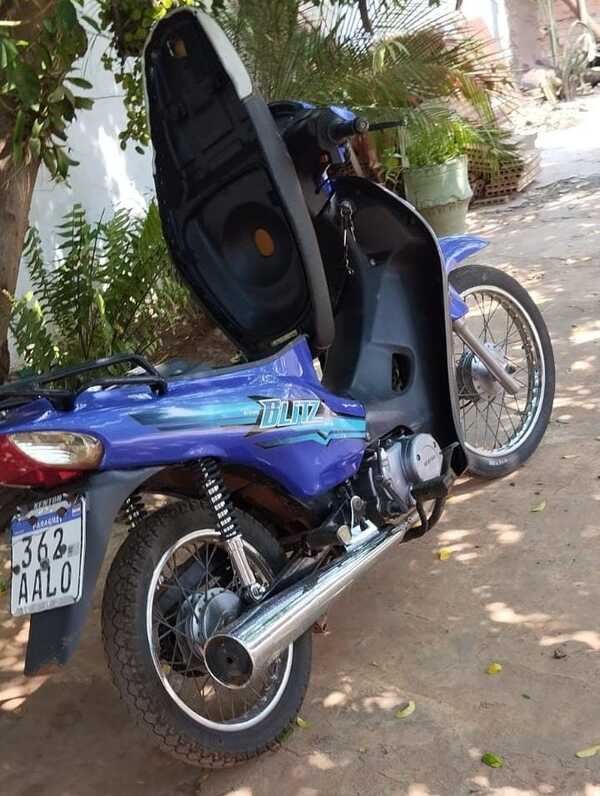 Roban motocicleta frente al polideportivo municipal en Concepción