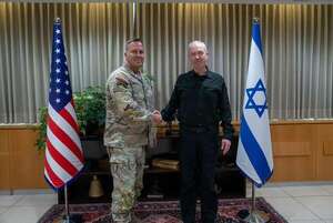 Jefe del Comando Central de EE.UU. llega a Israel para abordar respuesta contra Irán - Mundo - ABC Color