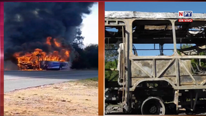 Un bus se quema por completo en Itauguá y propaga el fuego a pastizal