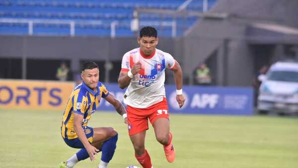 Cerro Porteño sufre dura caída en debut de Jara Saguier