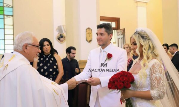 [VIDEO] ¡Cháke! Avisan que corneadas no es motivo para anular casorio religioso