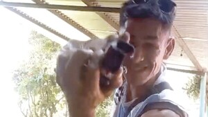 Amenazó con escopeta a su mamá y fue grabado en celu