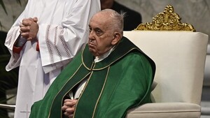 El Papa urge al mundo a detener "la espiral de venganza" en Oriente Medio