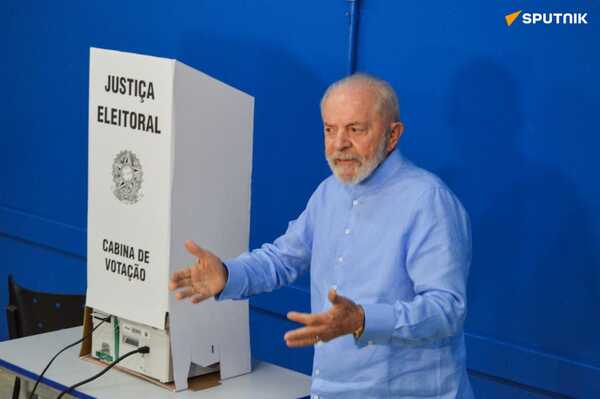 Elecciones municipales en Brasil: tras emitir su voto, Lula da Silva llamó a combatir la desinformación - ADN Digital