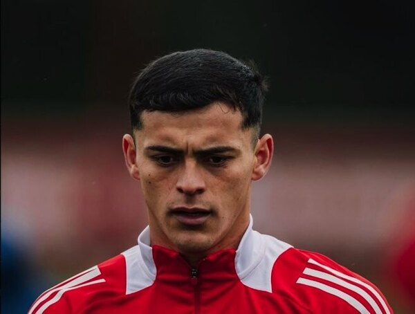 Versus / Ramón Sosa no tuvo acción en la Premier antes de sumarse a la Albirroja