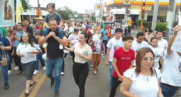 Multitudinaria participación en la caminata por la familia en Santaní - Nacionales - ABC Color
