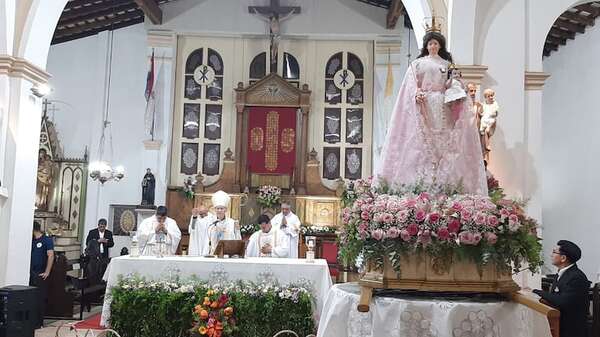 Nuestra Sra. del Rosario de Itauguá volvió a lucir sus joyas de oro tras largos años de desaparición - Nacionales - ABC Color