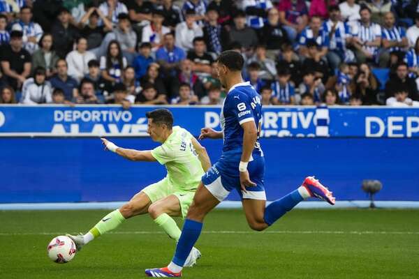 Triplete de Lewandowski afianza al Barça en liderato - Fútbol Internacional - ABC Color