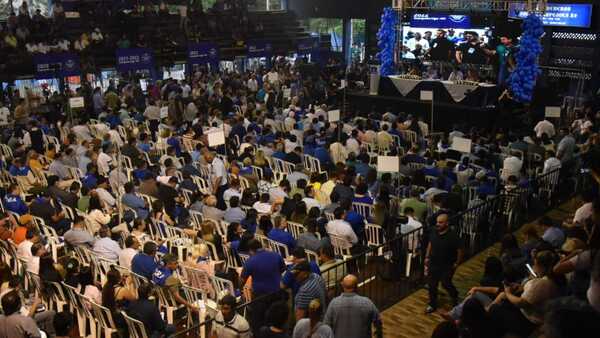 Lo que tenés que saber: Convención del PLRA decide salida anticipada de Hugo Fleitas