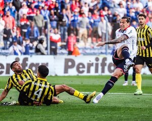 Versus / Nacional de Montevideo destaca a “Ropero” Santander, su goleador paraguayo