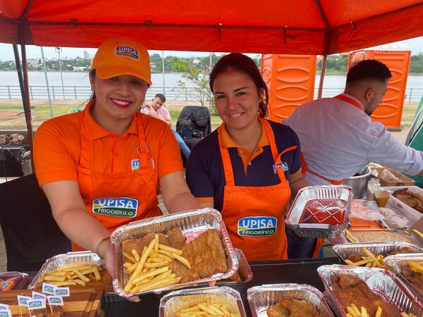 Upisa presente en la gran feria de comidas del Rotary Club Cambyretã