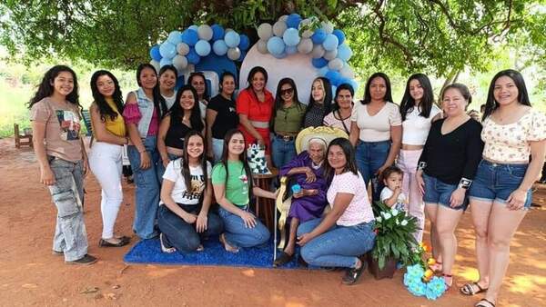 Más de un siglo de vida: Una mujer cumple 104 años en zona rural de Belén