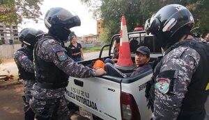 Policías intervienen en campamentos de adictos