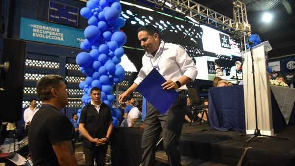 Ricardo Estigarribia ve un liderazgo "muy débil" de Hugo Fleitas al frente del PLRA
