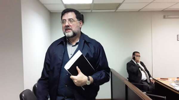 Exministro Riart seguirá cumpliendo su condena en la Agrupación Especializada - Nacionales - ABC Color