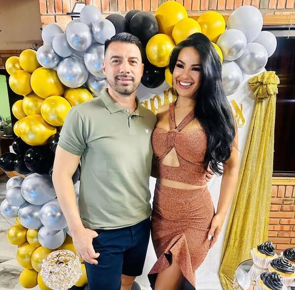 ¡Gloria Vera organizó dos fiestas para celebrar los 45 años del Emperador! - Gente - ABC Color