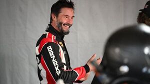 Máxima velocidad: Keanu Reeves debutó como piloto de carreras con sustazo incluido