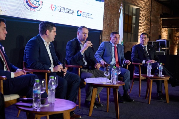 Gran lanzamiento del libro que presenta la historia de la industria de la carne de Paraguay al mundo • PARAGUAY TV