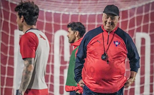 Versus / Logró varios títulos como jugador y ahora regresa a Cerro para trabajar con el "Bambino"