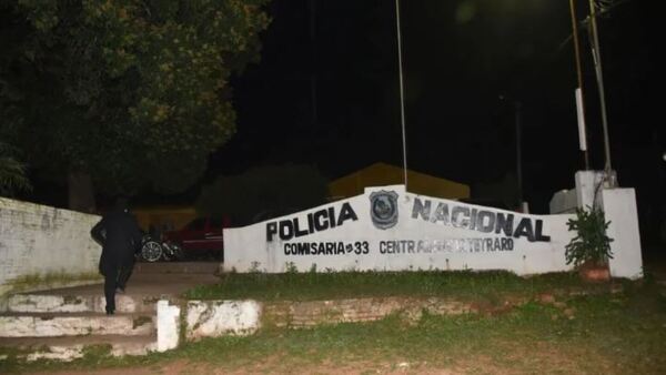 Aspirante a policía dejó la comisaría para ir a pasar la noche con su novio
