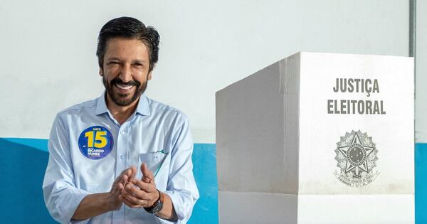 La Nación / Candidatos de Lula y Bolsonaro irán a segunda vuelta para gobernar Sao Paulo