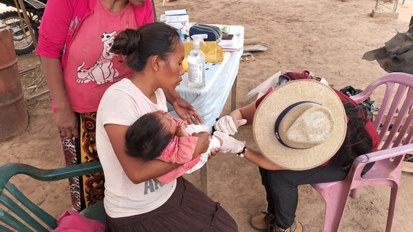 Proveen atención médica a más 160 personas de comunidades indígenas de Irala Fernández - .::Agencia IP::.