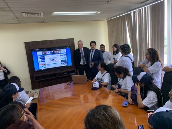 Magistrados y fiscales de Perú visitaron el Palacio de Justicia
