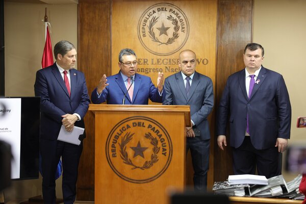 Leite entregará documentos de la ONG que dirge su esposa cuando las demás organizaciones lo hagan - El Trueno