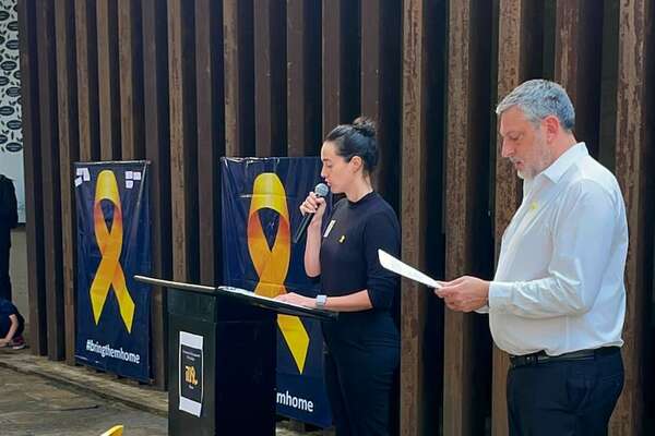 Conmemoran en Paraguay primer aniversario de la masacre del 7 de octubre en Israel - Nacionales - ABC Color