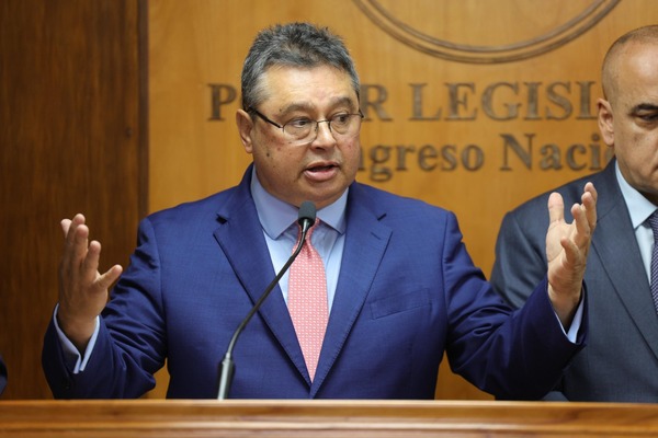 Senador Leite: “me pongo a disposición y le pido a la Contraloría que me investigue” - trece