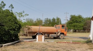 MOPC responde a la escasez de agua con distribuciones en el Chaco