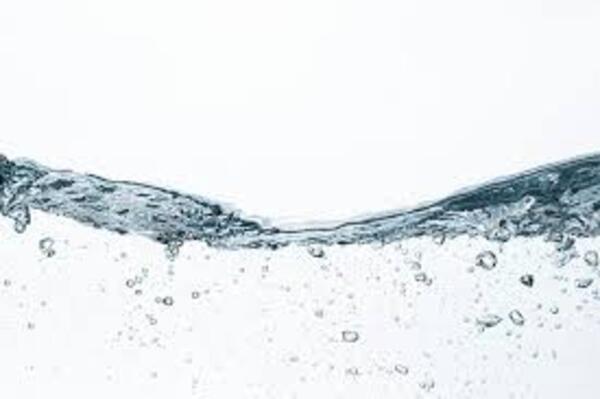 El agua y una reflexión - El Independiente