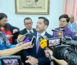 Latorre anuncia cese del comisionamiento de funcionaria involucrada en estafa - ADN Digital