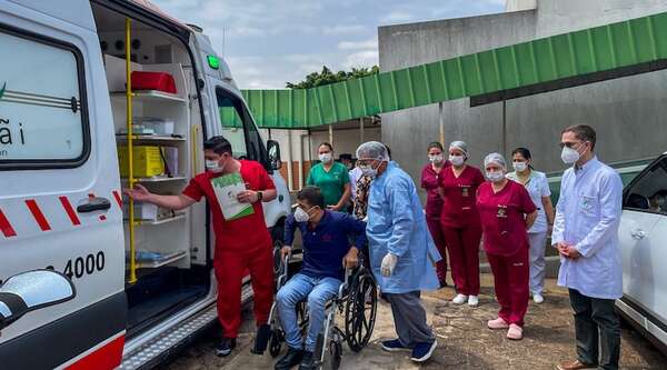 Dan de alta a dos pacientes tras recibir trasplante renal en Ciudad del Este - ABC en el Este - ABC Color