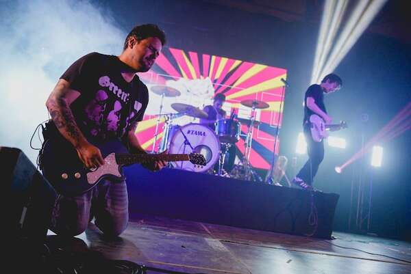 Garage 21 ofrece una gran celebración marcada por la euforia y la emoción punk - Música - ABC Color