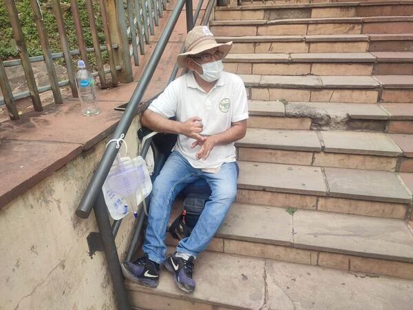 Pacientes oncológicos rechazan nombramiento de nuevo director del Incan - Nacionales - ABC Color