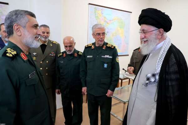Irán e Israel cruzan advertencias ante posible represalia - Mundo - ABC Color
