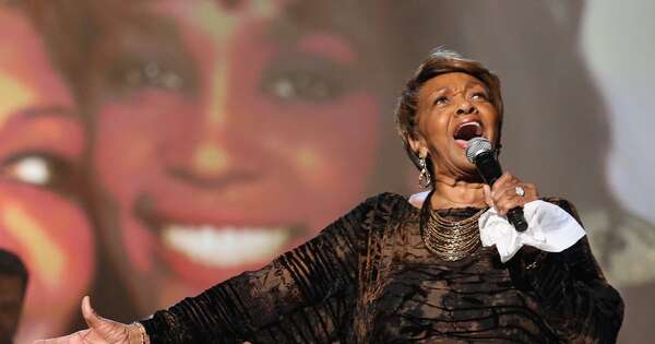 La Nación / Murió la madre de Whitney Houston