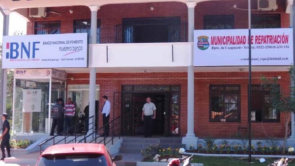 Inician investigación dentro del BNF tras bochornoso despojo en Caaguazú - El Independiente