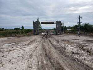 Pobladores de Fuerte Olimpo piden continuar con la reparación de caminos - Noticias del Chaco - ABC Color