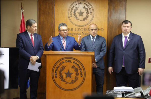 Expulsan a periodistas del Congreso por pedir explicaciones sobre ONG vinculada al senador Leite - Portal Digital Cáritas Universidad Católica