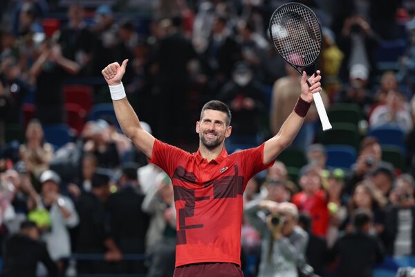 Versus / Djokovic lanza un aviso en Shanghái con un triunfo expeditivo ante Cobolli