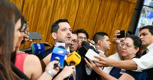 La Nación / Latorre encabezará reunión con jóvenes que ingresaron por concurso en Diputados